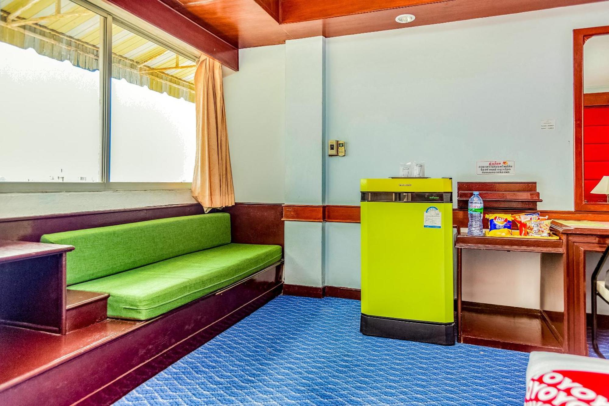 Oyo 441 Grand Thara Hotel Surat Thani Exteriör bild