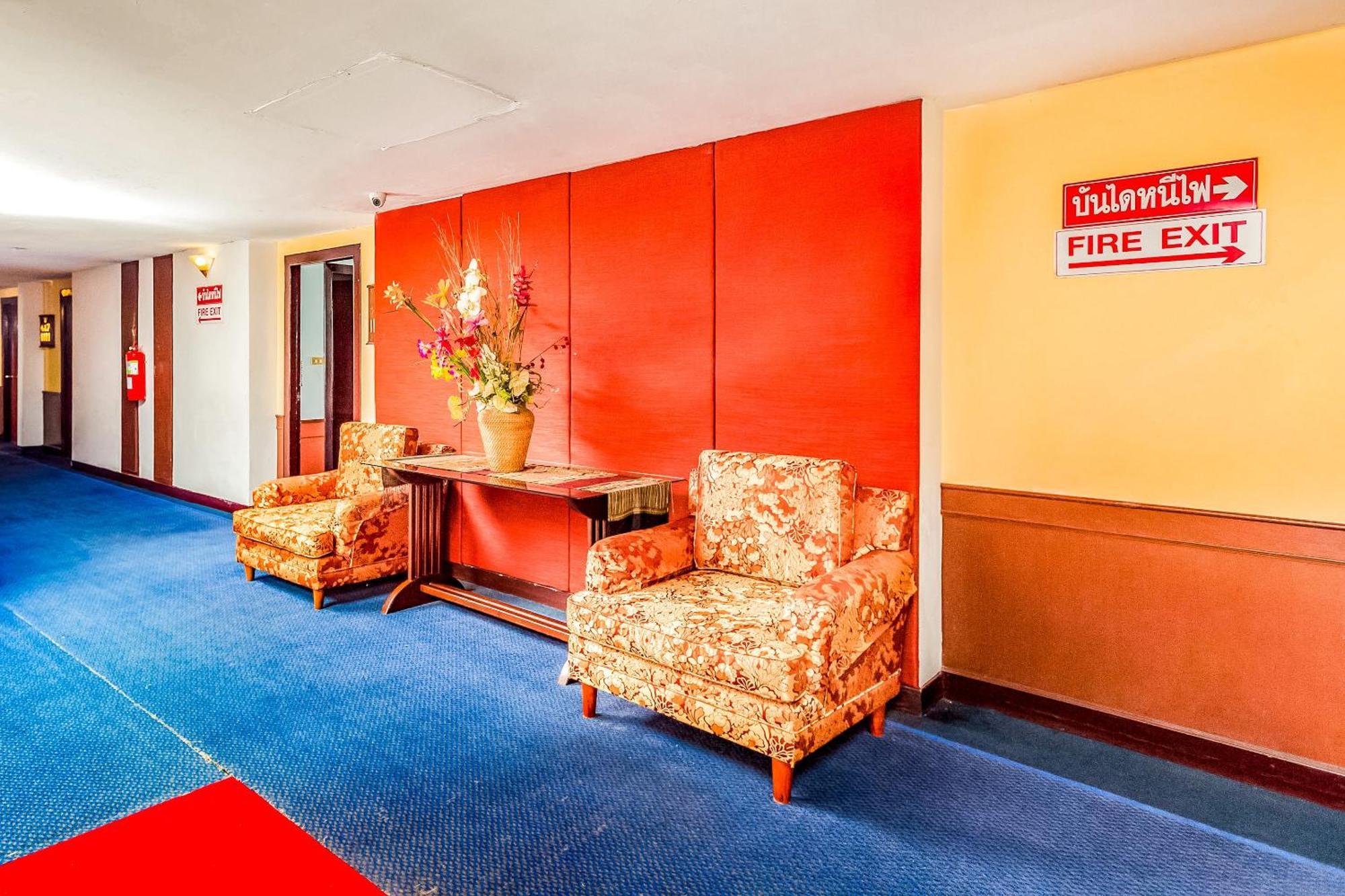 Oyo 441 Grand Thara Hotel Surat Thani Exteriör bild