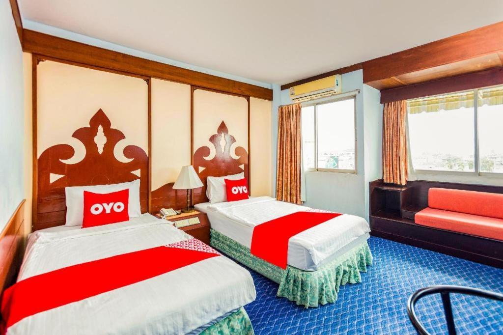 Oyo 441 Grand Thara Hotel Surat Thani Exteriör bild
