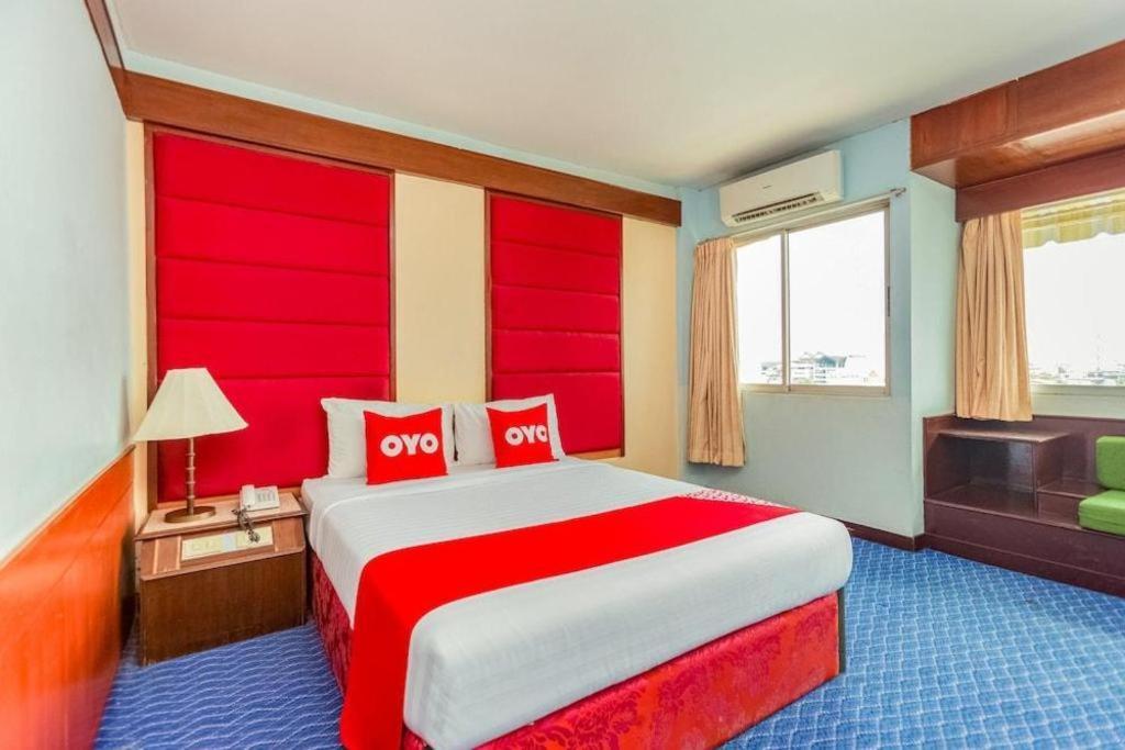 Oyo 441 Grand Thara Hotel Surat Thani Exteriör bild