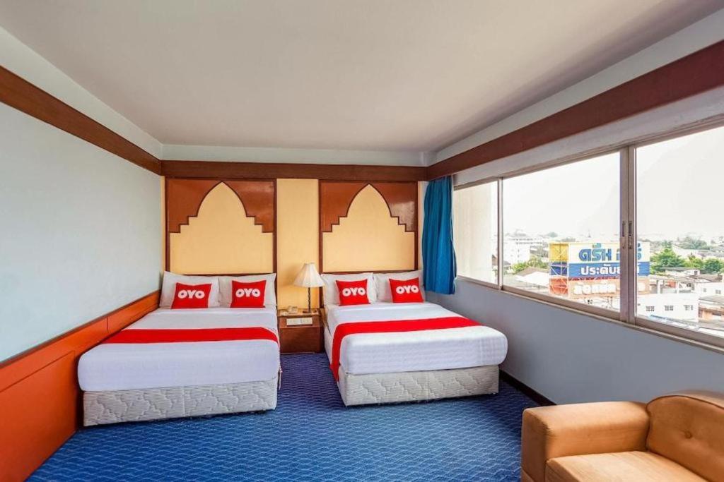 Oyo 441 Grand Thara Hotel Surat Thani Exteriör bild