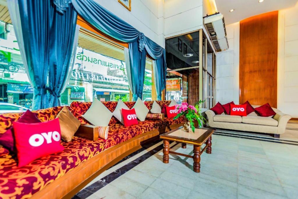 Oyo 441 Grand Thara Hotel Surat Thani Exteriör bild