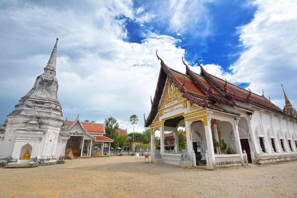 Oyo 441 Grand Thara Hotel Surat Thani Exteriör bild