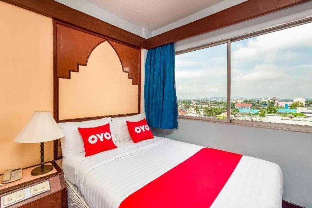 Oyo 441 Grand Thara Hotel Surat Thani Exteriör bild