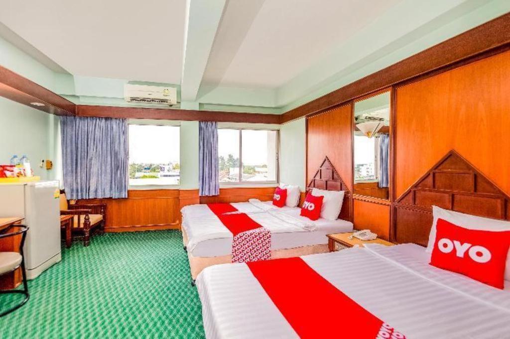 Oyo 441 Grand Thara Hotel Surat Thani Exteriör bild