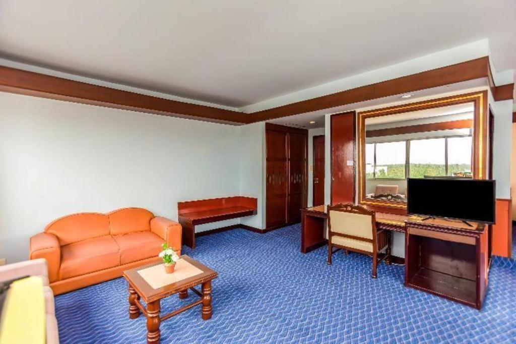 Oyo 441 Grand Thara Hotel Surat Thani Exteriör bild