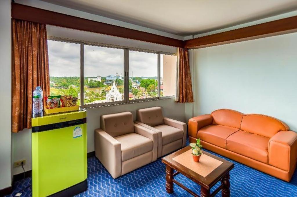 Oyo 441 Grand Thara Hotel Surat Thani Exteriör bild