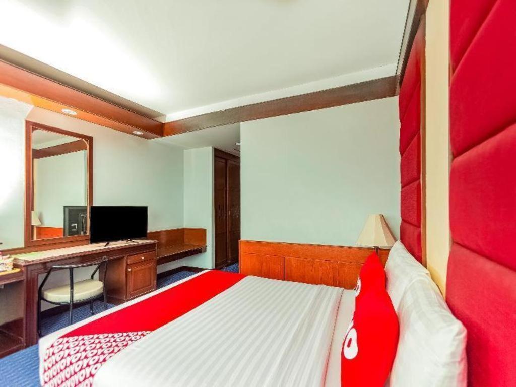 Oyo 441 Grand Thara Hotel Surat Thani Exteriör bild