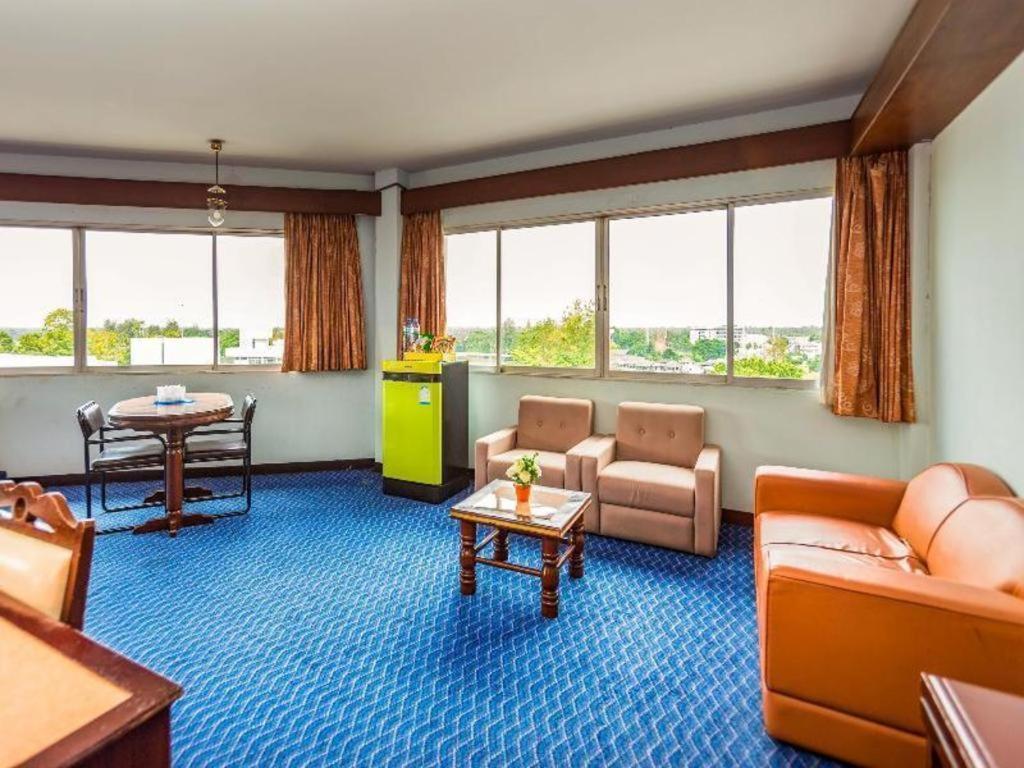 Oyo 441 Grand Thara Hotel Surat Thani Exteriör bild